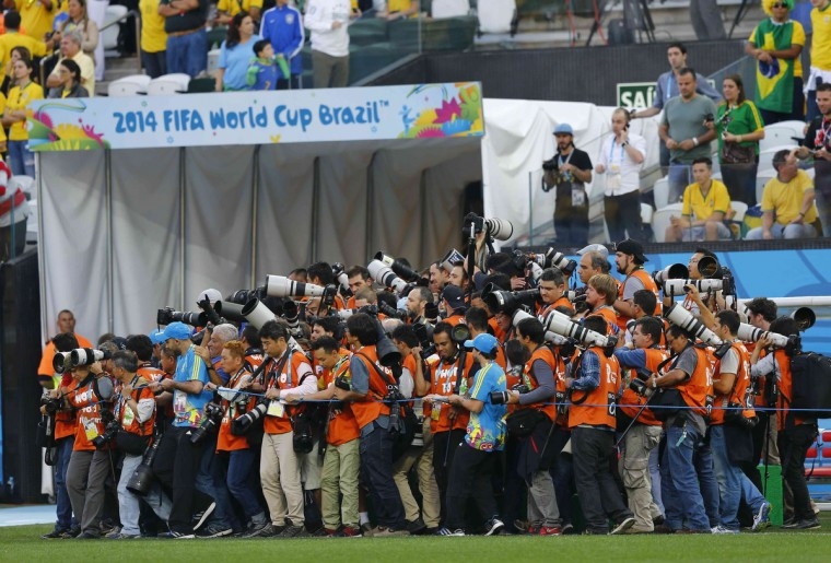 ФИФА ще следи за спазване на правата на представителите на