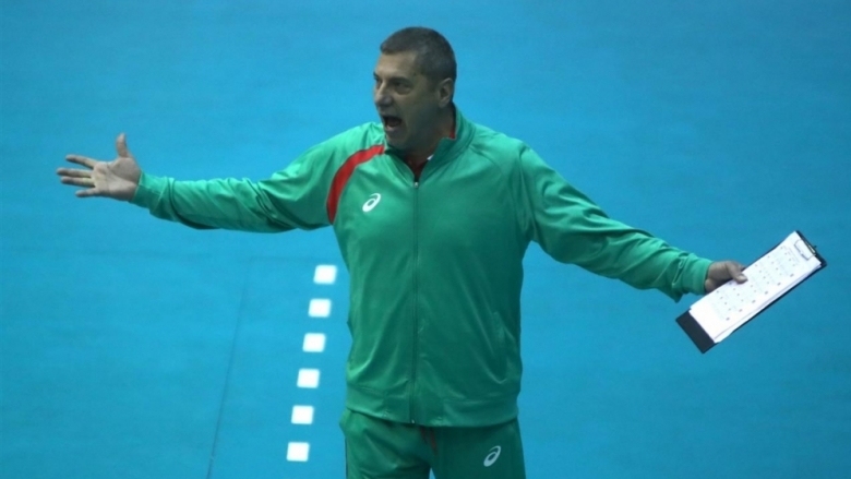 Опитният треньор и национален селекционер на юношите Пламен Христов застава