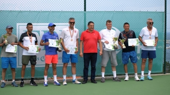 Тенис кортовете на ВК“Санта Марина“ отново посрещнаха тенисистите от Национална