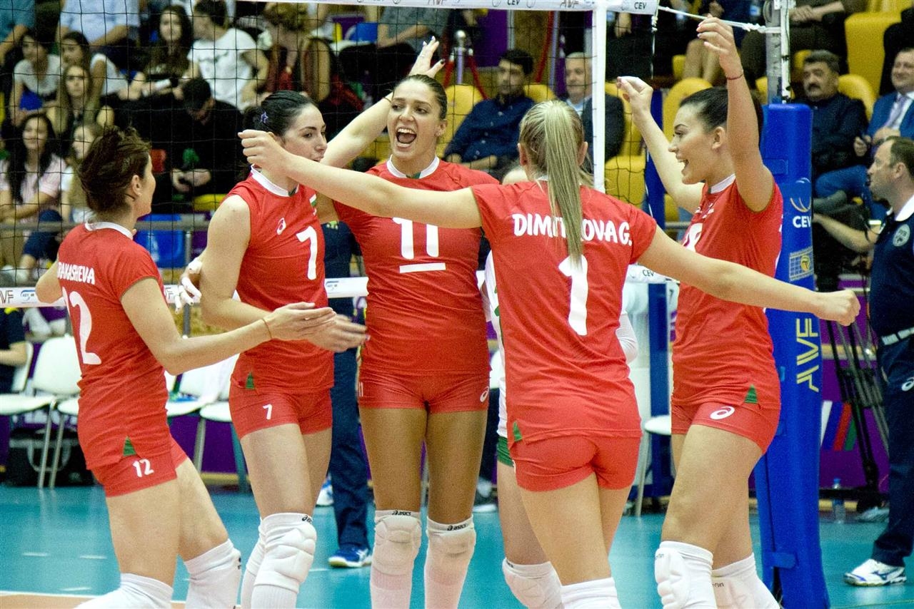 Волейболистките от националния отбор на България допуснаха първа загуба в