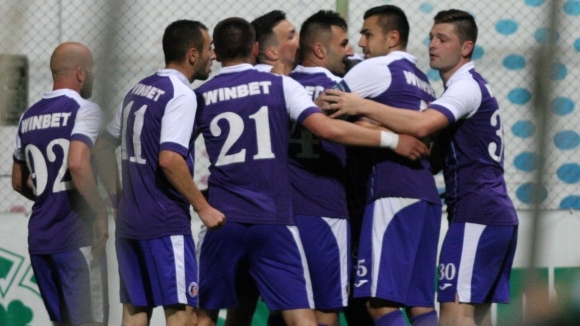 Етър обяви днес че се разделя с бранителя Венелин Филипов