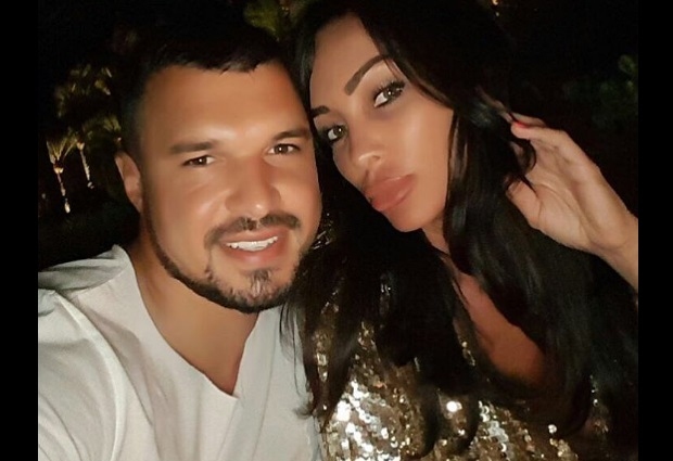 Българският футболист Валери Божинов и половинката му Биляна Дол се
