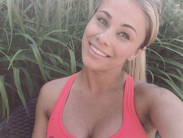 Секссимволът на UFC Пейдж Ванзант ще радва почитателите си с