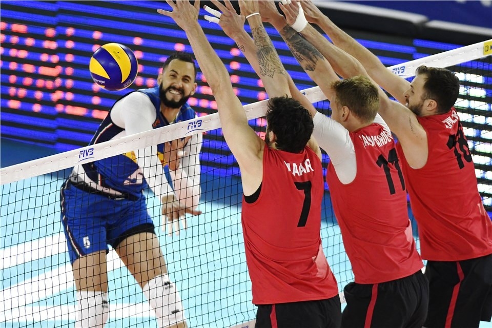 Мъжкият национален отбор на Канада постигна втора победа във Волейболната