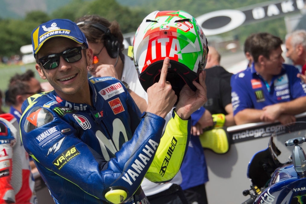 Родният герой и любимец на мотоциклетните фенове Валентино Роси спечели