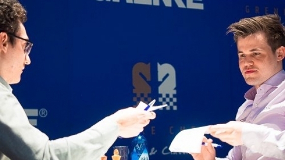 Световният шампион Магнус Карлсен е лидер след петия кръг на