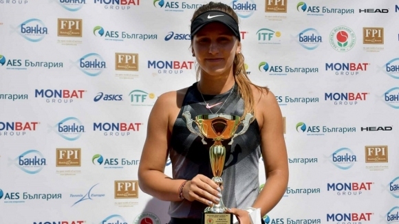 Шампионката на България по тенис на открито Гергана Топалова се