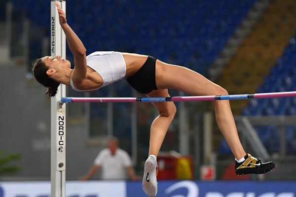 Световната шампионка на скок височина Мария Ласицкене Русия постигна 41 а
