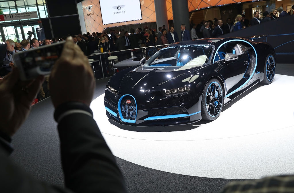 Bugatti раздаде първите 100 броя Chiron на новите собственици и