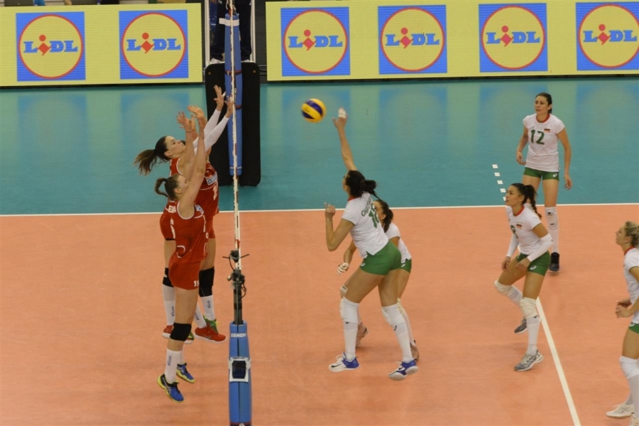 Женският национален тим на България се класира за полуфиналите на