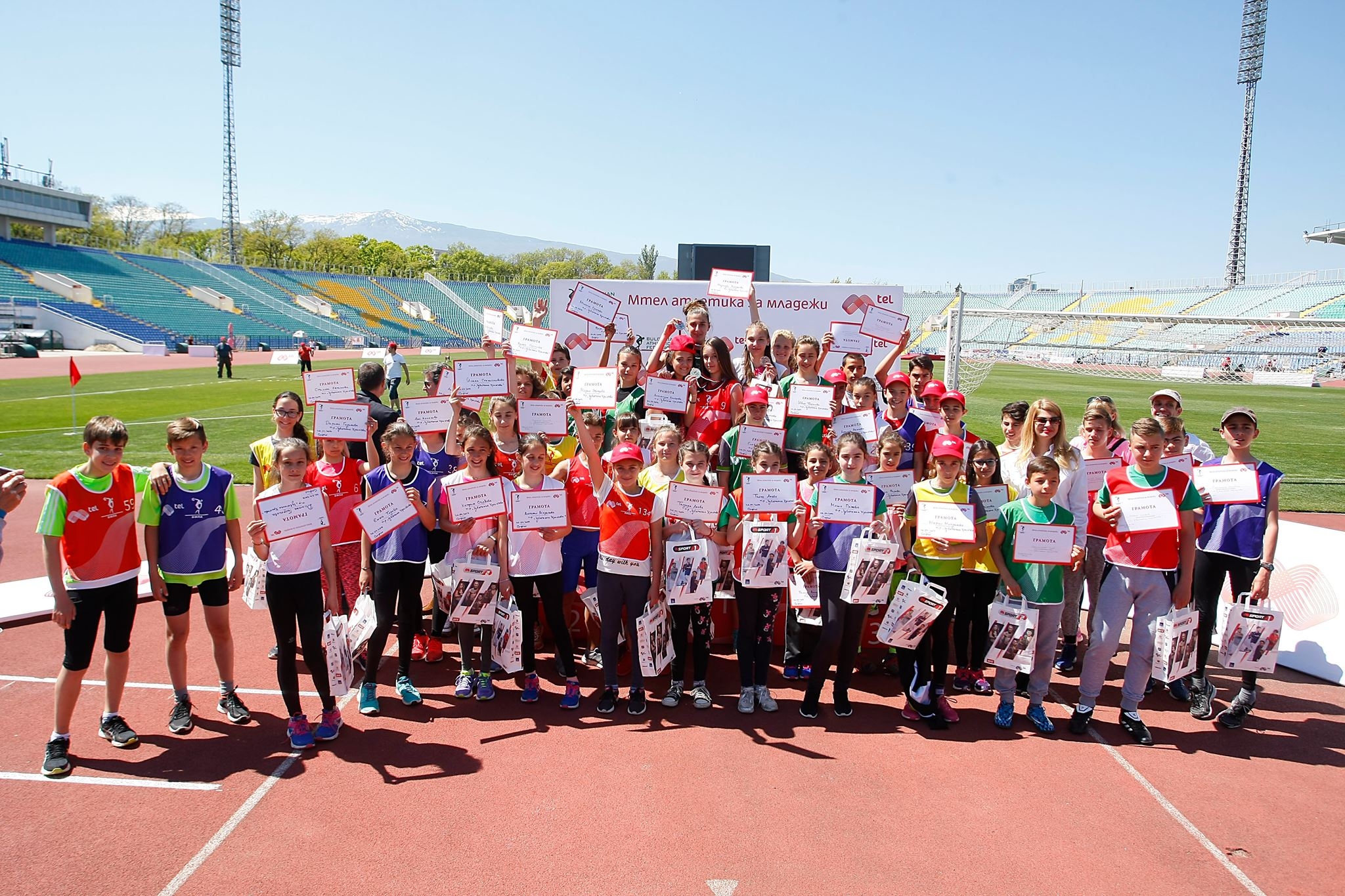 Четвъртият сезон на популярната верига А1 атлетика за младежи стартира