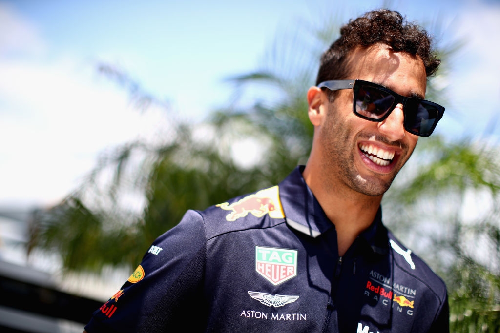 Пилотът на Ред Бул Даниел Рикардо се надява да избегне