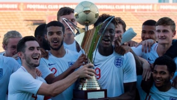 Младежкият национален отбор на Англия до 21 г спечели за