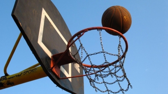 Ново игрище за баскетбол и волейбол се изгражда в Радомир,