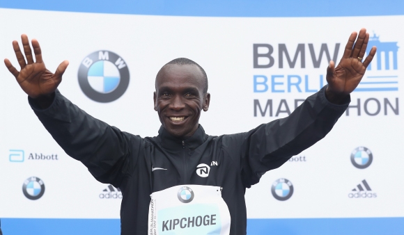 Олимпийският шампион в маратона Елиуд Кипчоге Кения ще направи втори