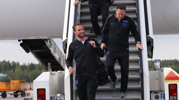 Футболистите от националния отбор на Англия и техните треньори пристигнаха