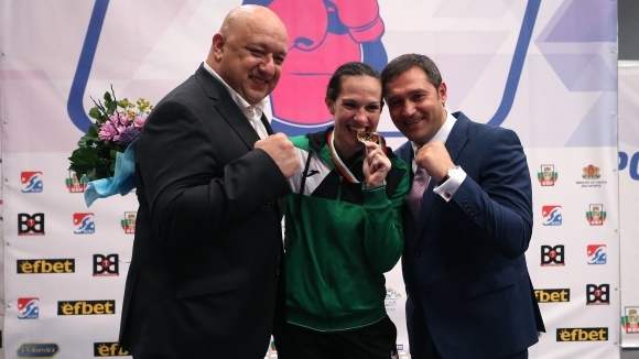 Българските боксьорки спечелиха 3 титли 1 сребърен и 2 бронзови