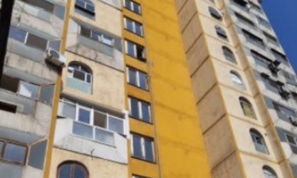 Със скок от 8 мия етаж на блок на ул Дунав