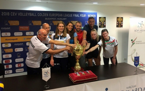 Селекционерът на женския национален отбор по волейбол Иван Петков заяви