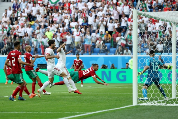 Автоголът на Азиз Бухадуз от Мароко бе сравнен от някои