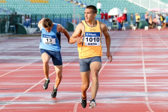 Антонио Иванов Атлетик София спечели титлата на 100 метра за юноши