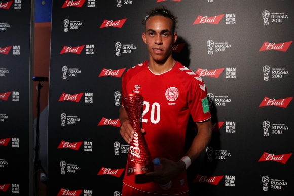Юсуф Поулсен бе избран за играч на мача Перу -