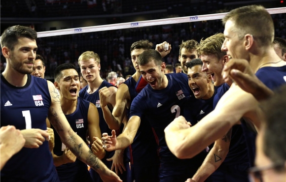 Мъжкият национален отбор на САЩ докосва върха във Волейболната лига