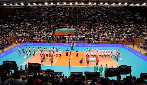Селекционерът на националния ни волейболен отбор Пламен Константинов призова публиката