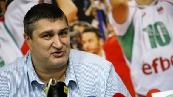 Вицепрезидентът на Българската федерация по волейбол Любо Ганев коментира че