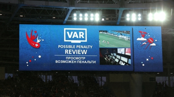 От ФИФА не спират да хвалят системата за видеоповторения ВАР