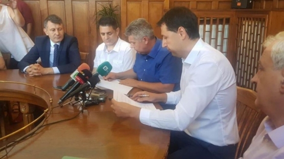 Община Пловдив и Ботев (Пловдив) подписаха анекс към договора за