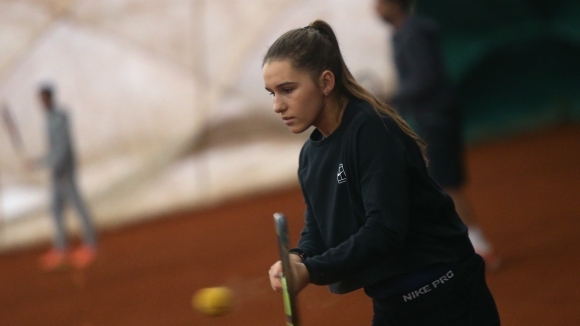 Най силната българска девойка в тениса Гергана Топалова заминава в неделя
