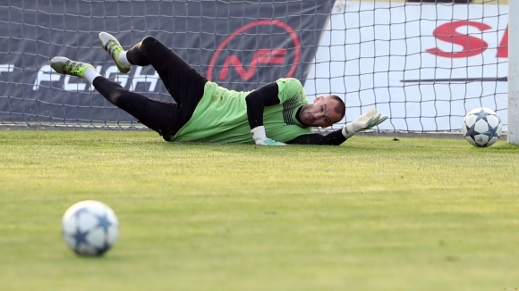 Рано тази сутрин отборът на Черно море отпътува за Банско