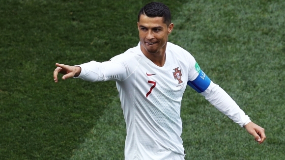 Звездата на Португалия и Реал Мадрид Кристиано Роналдо зарадва малък