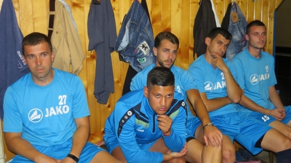 С група от 21 футболисти отборът на Монтана замина днес