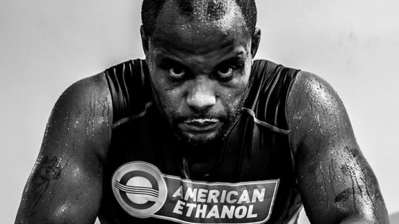 Шампионът в полу тежката категория на UFC Дейниъл Кормие често е