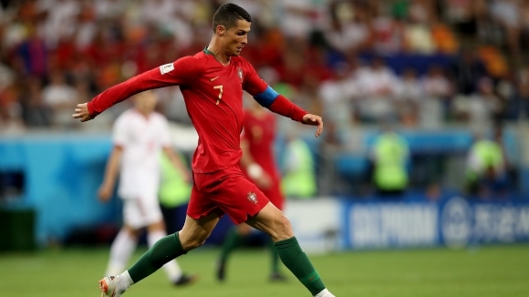 Голямата звезда на Португалия Кристиано Роналдо представи новите си футболни