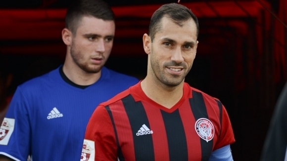 Българският защитник Петър Занев вече е играч на новака в