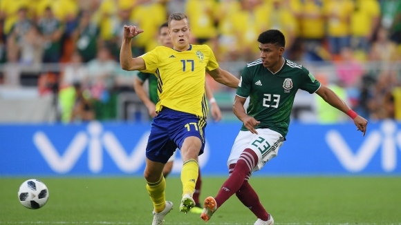 Защитникът на Мексико Хесус Гаярдо получи най бързия жълт картон в