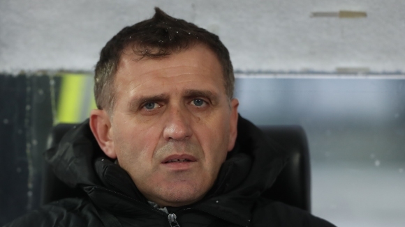Наставникът на Локомотив Пловдив Бурно Акрапович заяви че е останал