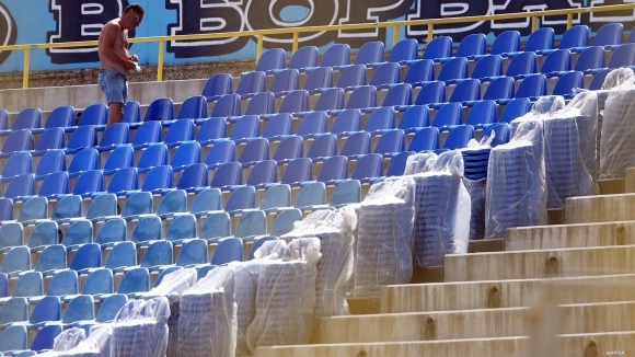 Ръководството на Левски е започнало да поставя седалки в Сектор