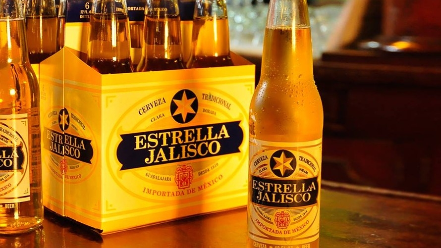 Пироварната Естрея Халиско изпрати няколкостотин бутилки безплатна бира в посолството