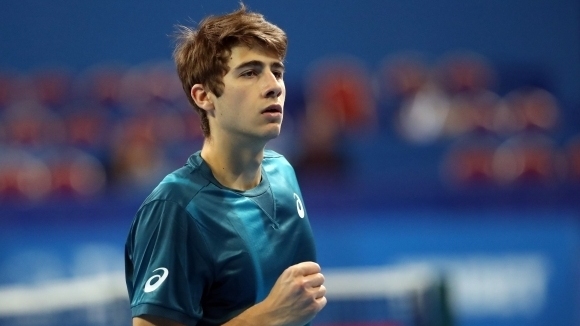 Държавният шампион по тенис в зала Александър Донски отпадна във