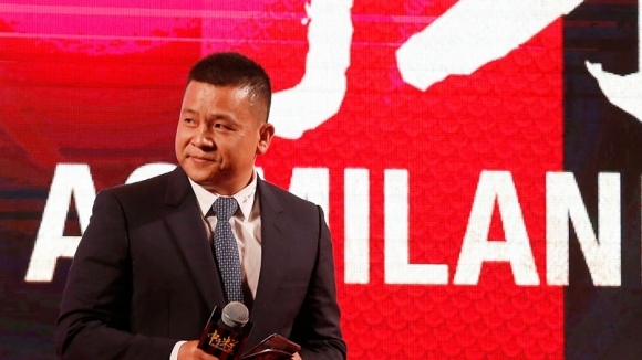 Китайският собственик на Милан Йонхон Ли продължава да отказва настоятелно