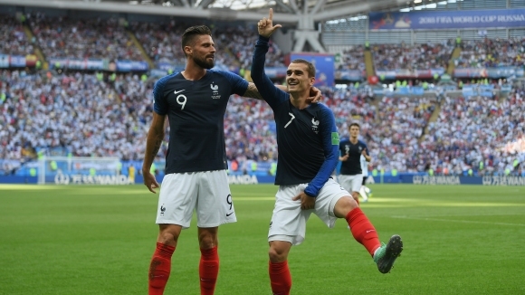 Играчите на Уругвай оправиха дружеска закачка към звездата на Франция