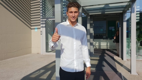 Италианският национал Матия Калдара премина своите медицински тестове в шампиона