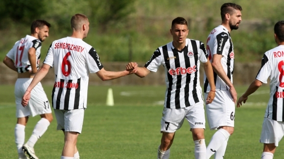 Бразилски нападател започна подготовка с Локомотив София Футболистът се е