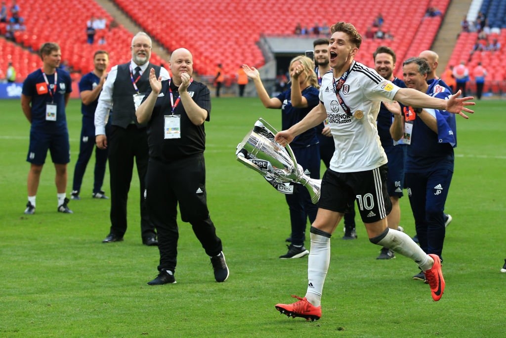 Капитанът на Фулъм Том Киърни подписа нов петгодишен договор с