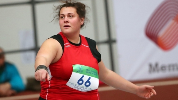 Националната рекордьорка на България в тласкането на гюле за девойки