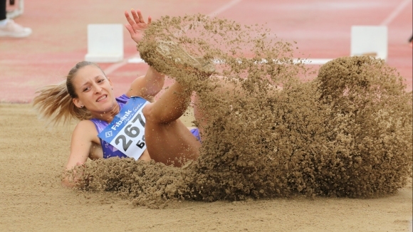 Милена Миткова СК Галакси Пловдив спечели титлата в скока на дължина